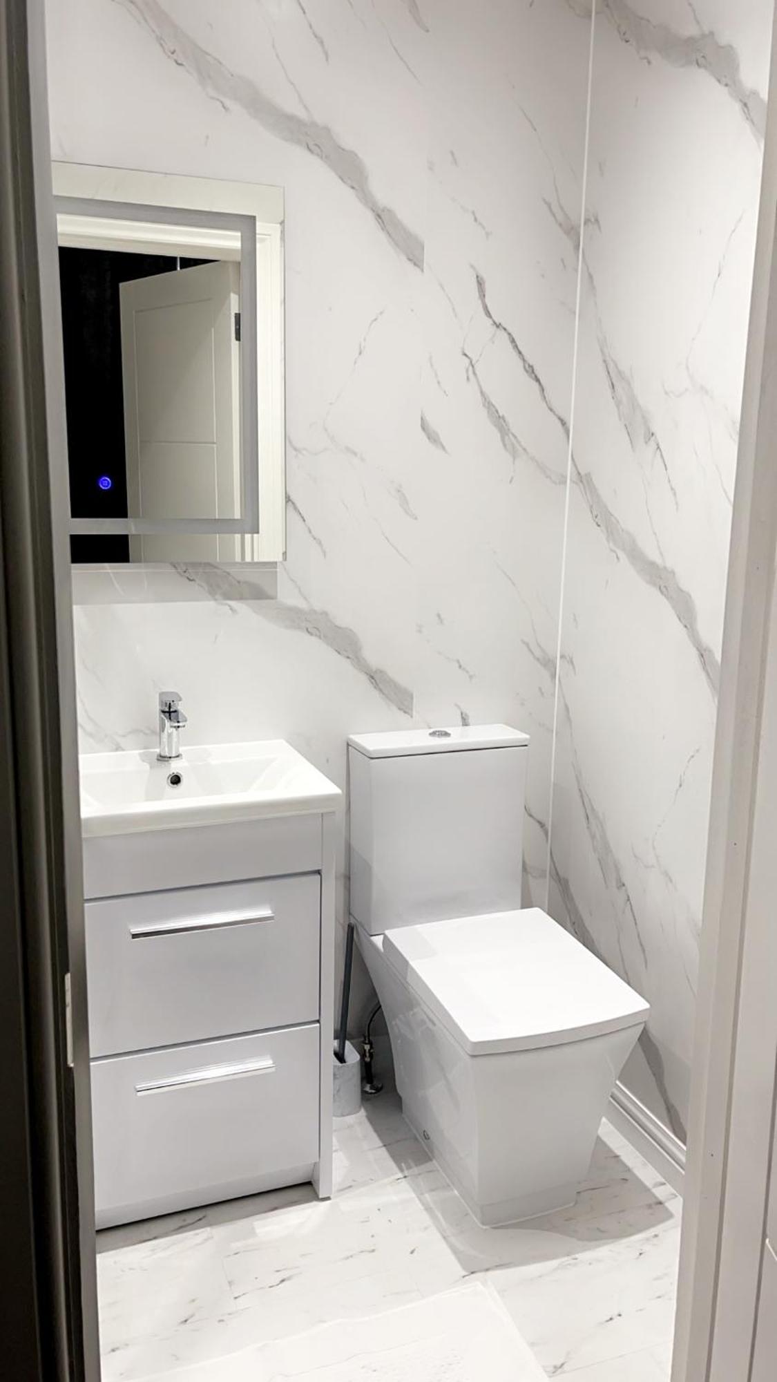 The Lux Ville, Stunning 6 Bedroom In London Holiday home *
