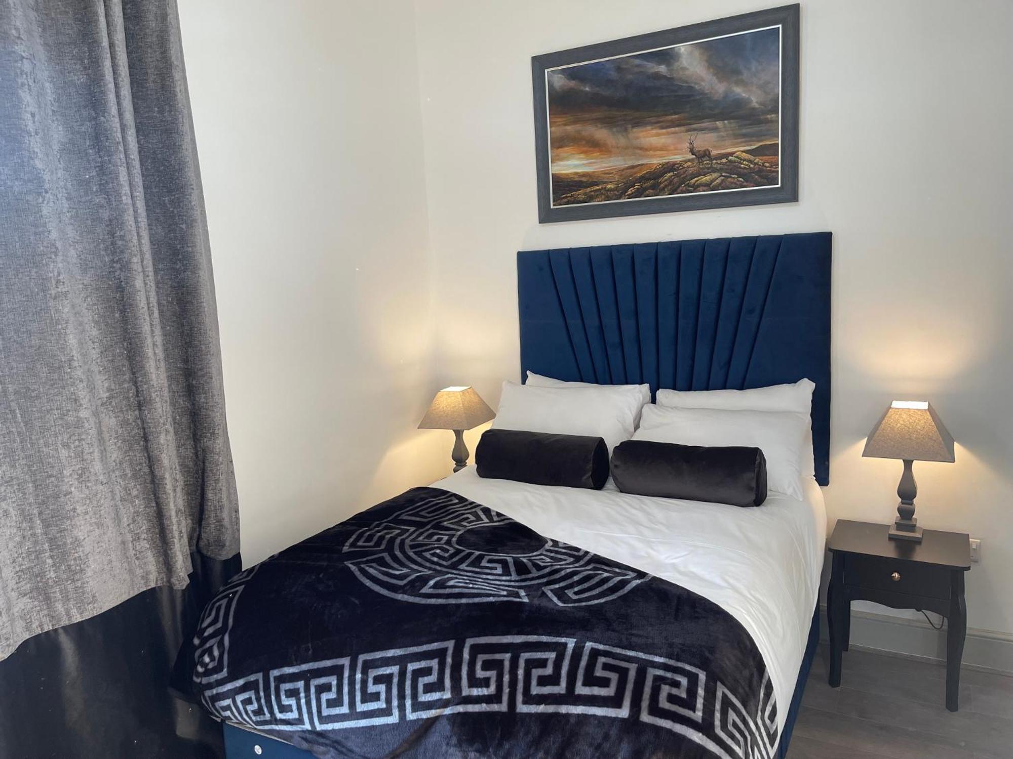 The Lux Ville, Stunning 6 Bedroom In London