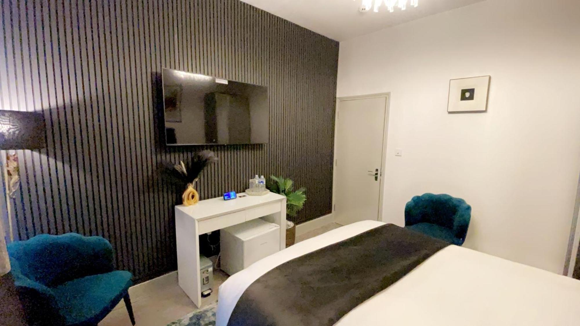 Holiday home The Lux Ville, Stunning 6 Bedroom In London *
