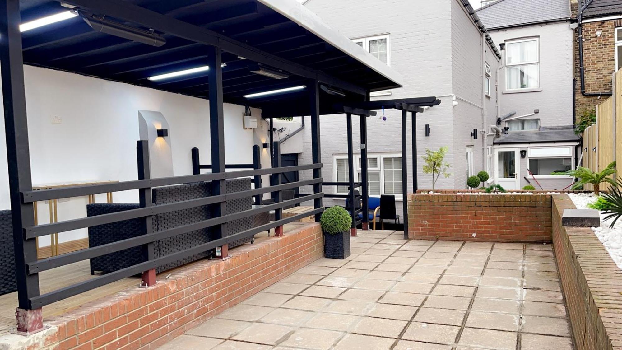 The Lux Ville, Stunning 6 Bedroom In London * Stadtteil Plumstead